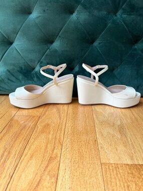 Stuart Weitzman Palmina Cream Patent Leather Platform Wedges Size 6